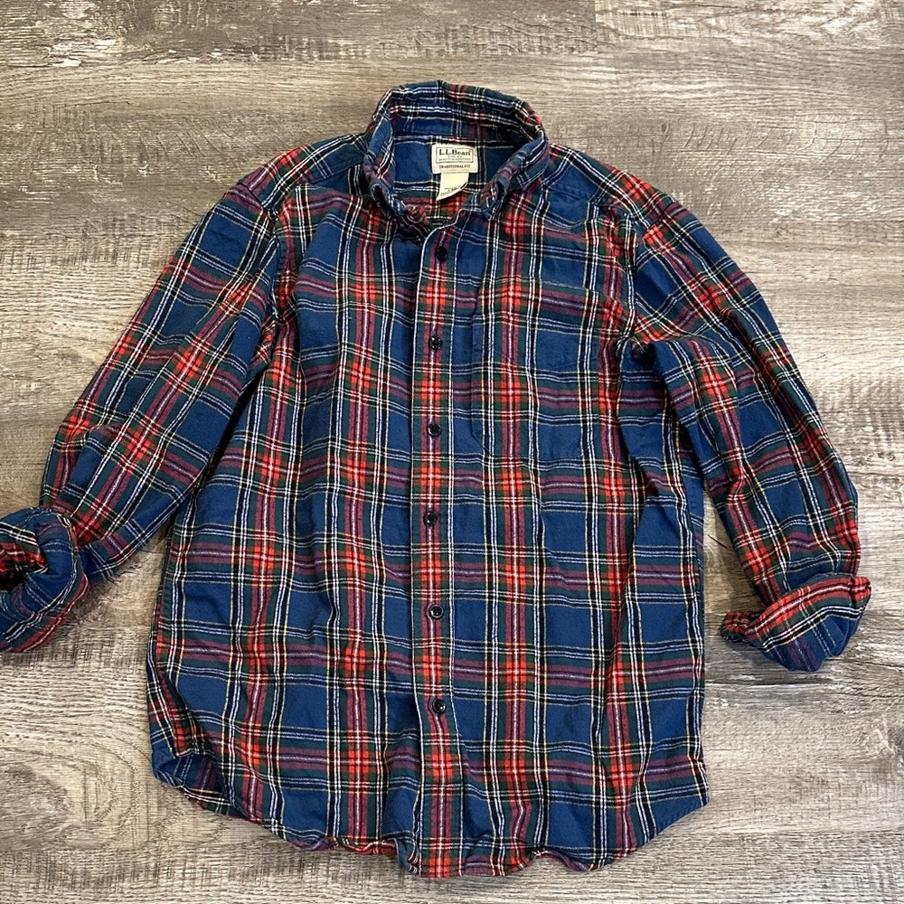 L.L. Bean Men's Navy and Red Scotch Plaid Small Traditional Fit Flannel Shirt